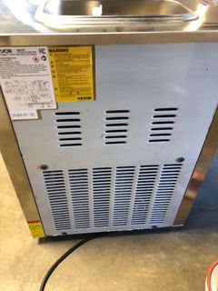 2200-Watt Commercial Ice Cream Maker - Image 9
