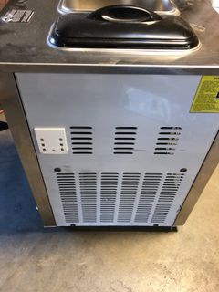 2200-Watt Commercial Ice Cream Maker - Image 10