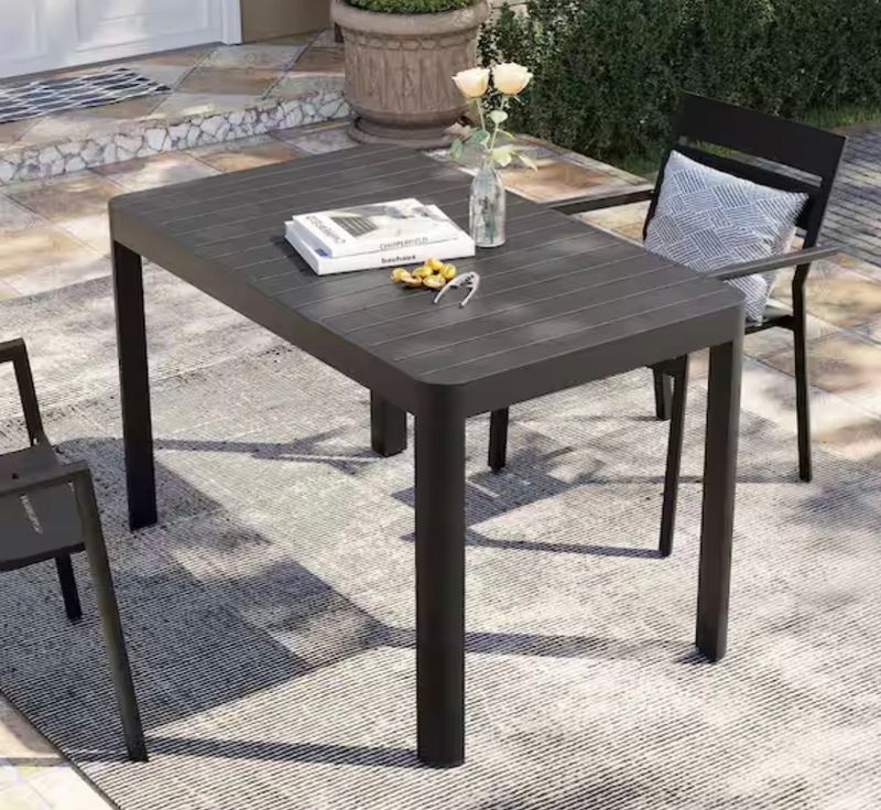 Extendable Patio Dining Table