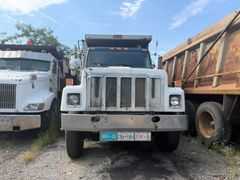 1999 International 2574 Dump Truck - Image 3