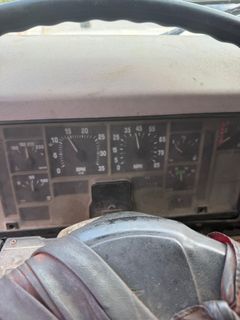1999 International 2574 Dump Truck - Image 10