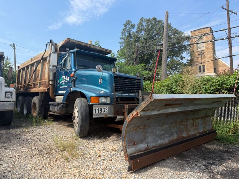 2000 International 4900 Dump Truck with Plow - Image 1
