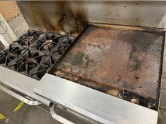 Royal Commercial Range With Griddle and Ovens on Casters - Image 3