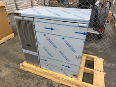 Never Used - Perlick Stainless 36 Direct draw Beer Dispenser - Back Bar Cooler. - Image 2