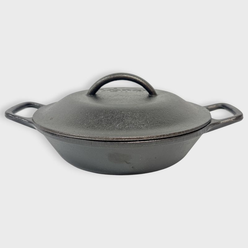 Lodge Black Cast Iron Covered Braiser / Casserole Pan with Lid