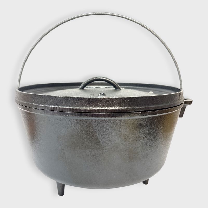 Lodge Cast Iron Camp Dutch Oven with Lid and Bail Handle