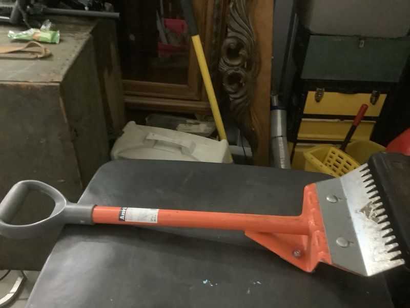 MINI SHINGLE STRIPPER - Image 1