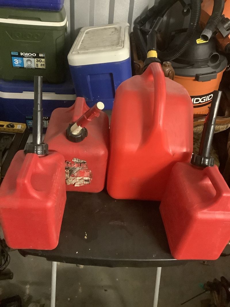GAS CANS - Image 1
