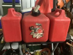 GAS CANS - Image 2