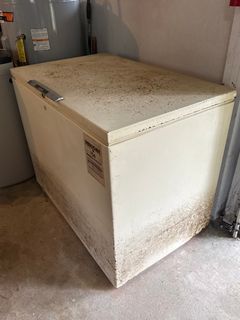Montgomery Ward Deep Chest Freezer - Image 3