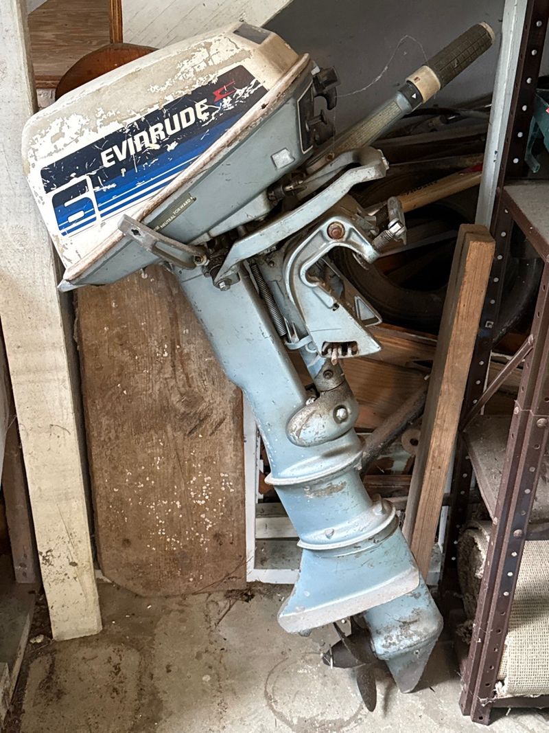 6HP Evinrude Boat Motor - Image 1