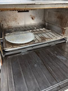 Commercial Gas Range With Griddle And Ovens - Image 3