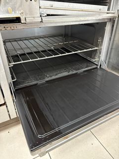 Commercial Gas Range With Griddle And Ovens - Image 4