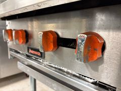 Commercial 4-Burner Gas Range With Controls - Image 5