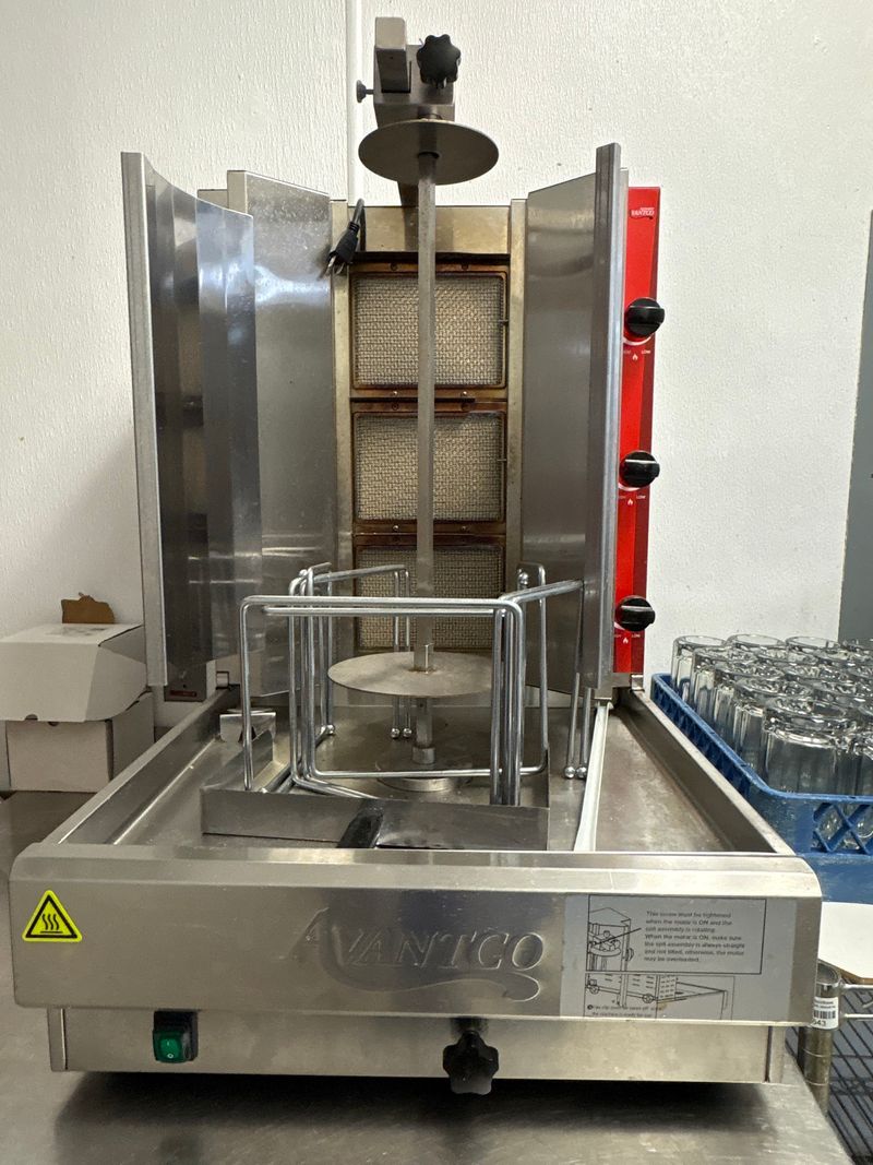 Stainless Steel Vertical Broiler 65 lb Capacity - Image 1