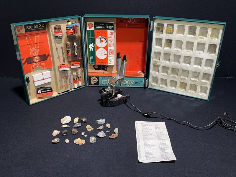 Porter Stereo 3D Mineralogy Microscope Set - Image 1