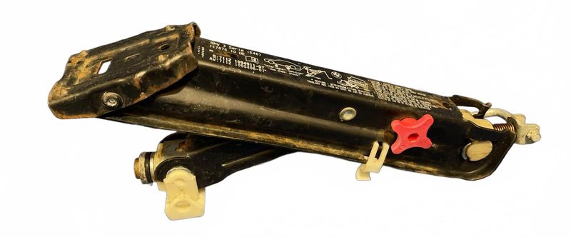 BMW E46 Scissor Car Jack - Image 1