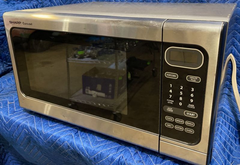 Sharp Carousel Microwave Oven - Image 1