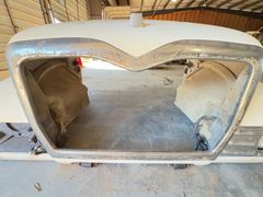 White Semi Truck Hood Assembly With Fenders - Image 6