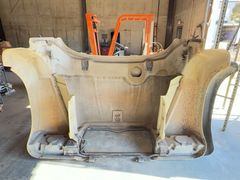 White Semi Truck Hood Assembly With Fenders - Image 9
