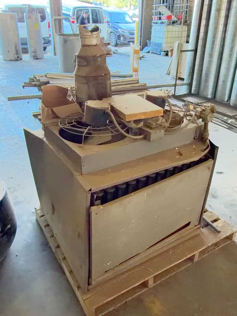 Industrial Gas Unit Heater with Dual Fan Motors - Image 1