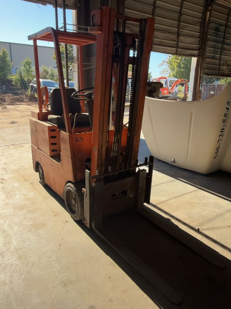 Allis-Chalmers Forklift LP Gas Untested - Image 1