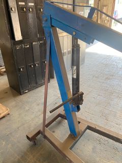 5-Ton Hydraulic Engine Hoist with Hook - Image 5