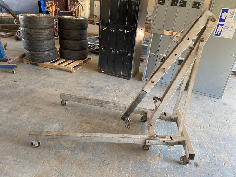 2 Ton Folding Engine Hoist, No Hydraulics - Image 1