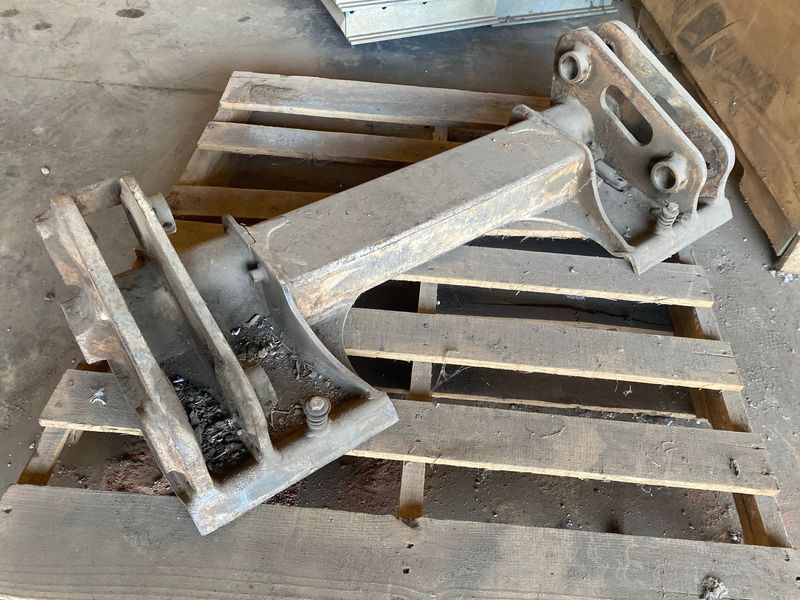 Steel Adapter Arm for Excavator Attachment - Image 1