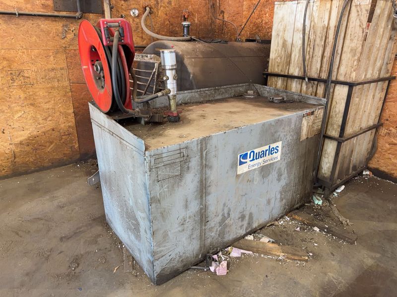 Oil Storage Tank With Hose Reel, 275 Gallon - Image 1