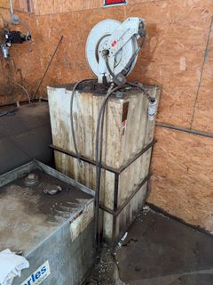 ULC 250 Gal Oil Tank with Samson Hose Reel - Image 3
