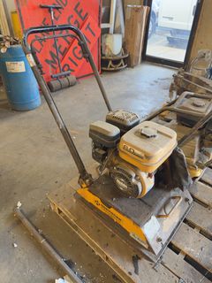 Plate Compactor JPC-80 6.0 HP Gas Engine - Image 1