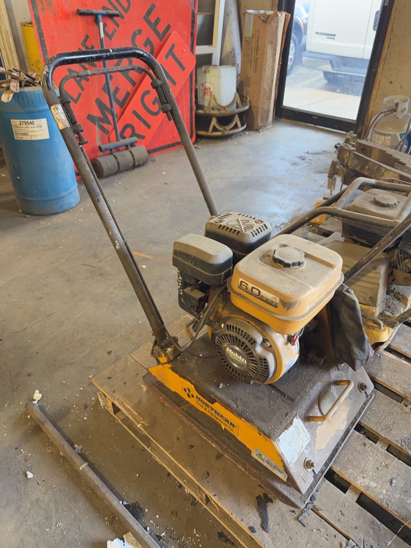 Plate Compactor JPC-80 6.0 HP Gas Engine - Image 1