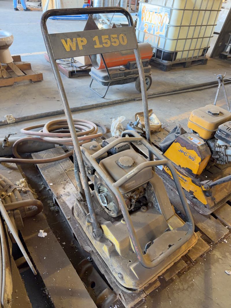 WP 1550 Plate Compactor Gas Engine - Image 1