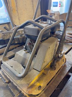 WP 1550 Plate Compactor Gas Engine - Image 4