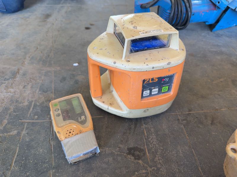 2LS Taurus Laser Level with LS-80L Receiver - Image 1