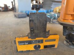 Laser Level with Laser Eye Receiver and Case - Image 3