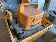 Laser Level with Laser Eye Receiver and Case - Image 7