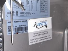 Avantco 178SSUC48RHC Two Door Stainless Refrigerator - Image 4
