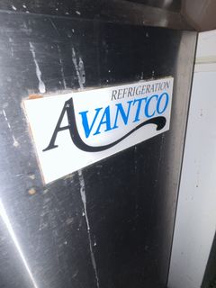 Avantco 178SSUC48RHC Two Door Stainless Refrigerator - Image 8