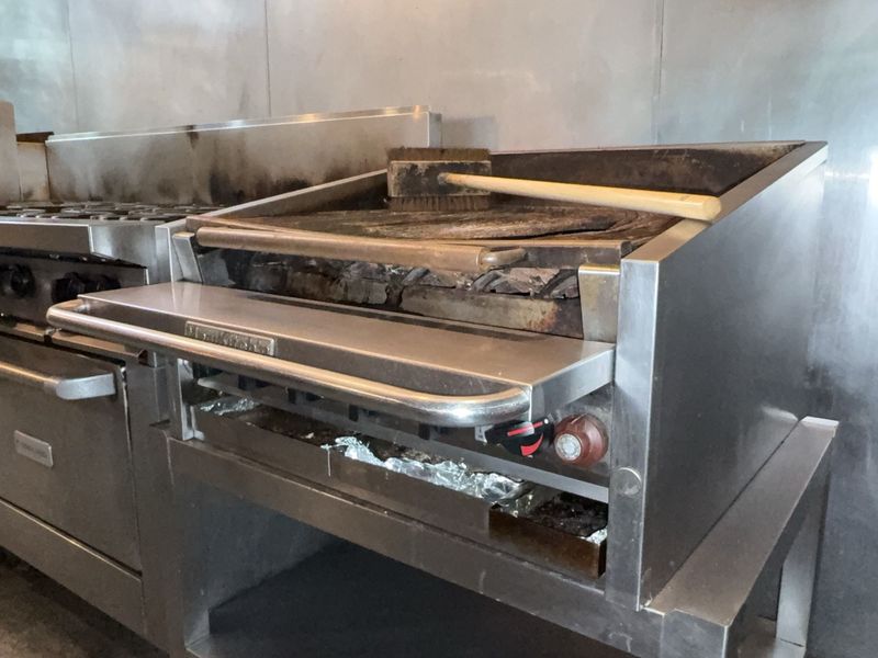 MagiKitch'n Commercial Gas Charbroiler Grill - Image 1