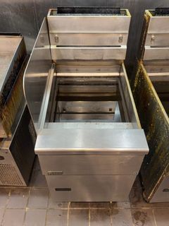 Pitco SG18S Commercial Gas Deep Fryer - Image 7