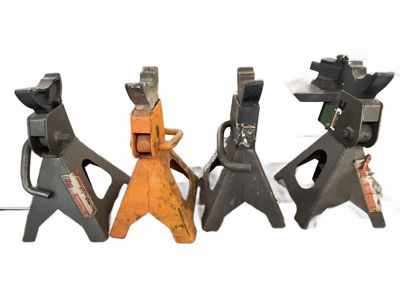 Four 3-Ton Heavy Duty Jack Stands - Image 1