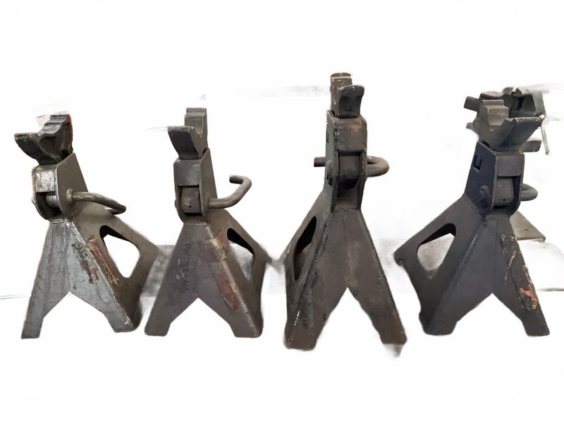 4 Heavy Duty Steel Jack Stands - Image 1