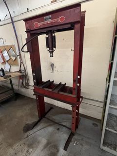 Red Arrow Equipment Hydraulic Press - Image 3