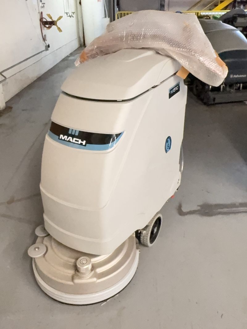 MACH M510-V3 Floor Scrubbing Machine 24V - Image 1