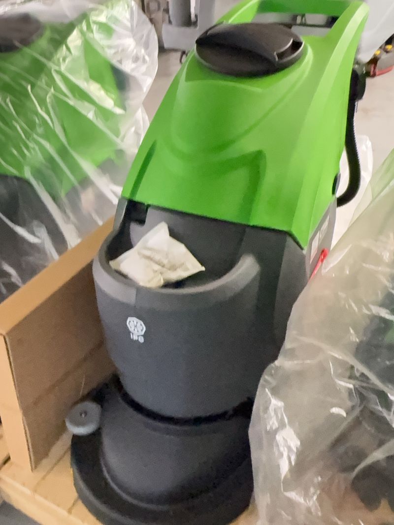 IPC CT40 Floor Scrubber with Charger - Image 1
