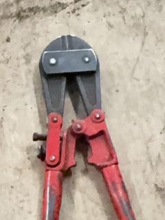 Red Steel Handle Bolt Cutters - Image 3