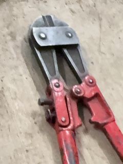 Red Steel Handle Bolt Cutters - Image 4