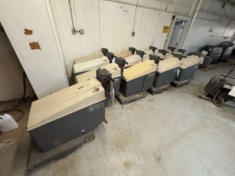 Advance VS20 Floor Scrubbers for Parts Only - Image 1